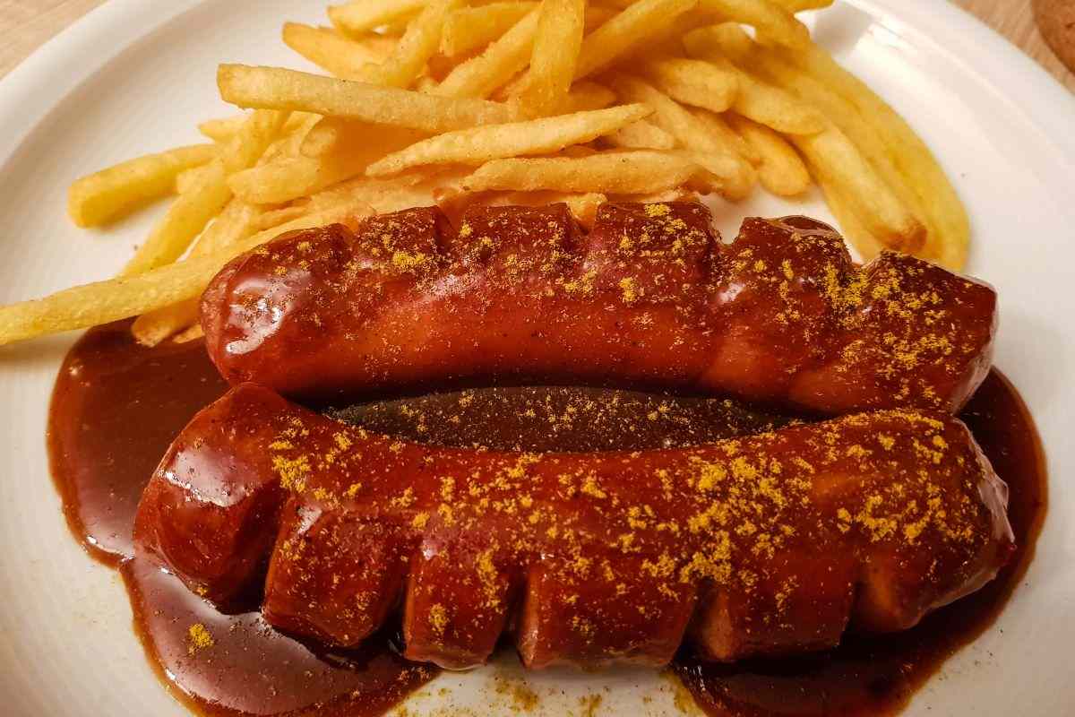 piatto di Currywurst
